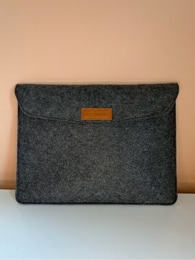 Amazon Basics Laptop Case